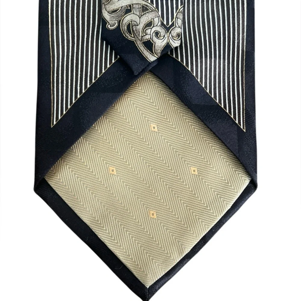 Luxurious Black and Gold Men's Tie
